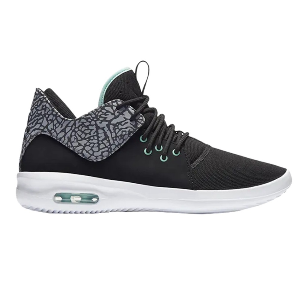 Jordan Black and Gray Athletic Shoes 6Y